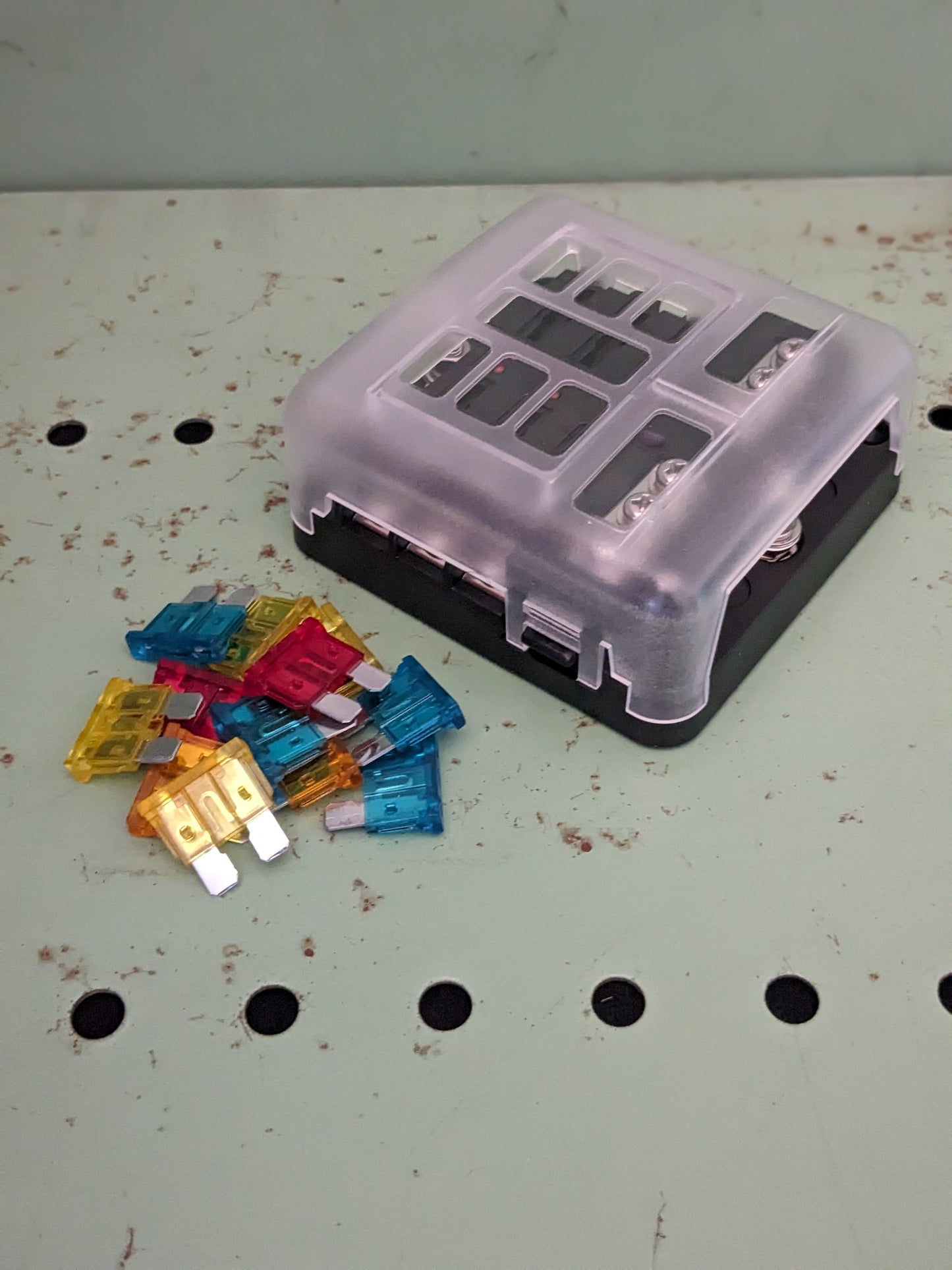 Six Circuit Power Distribution